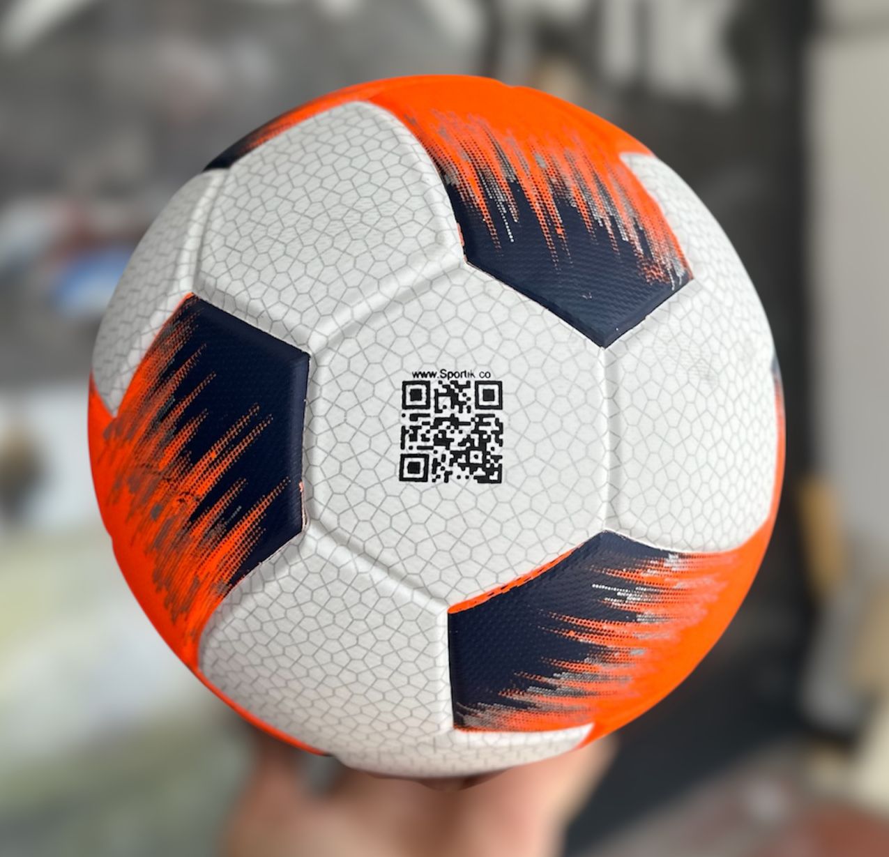 BALÓN DE FÚTBOL #4 NEÓN NEGRO - Imagen 3